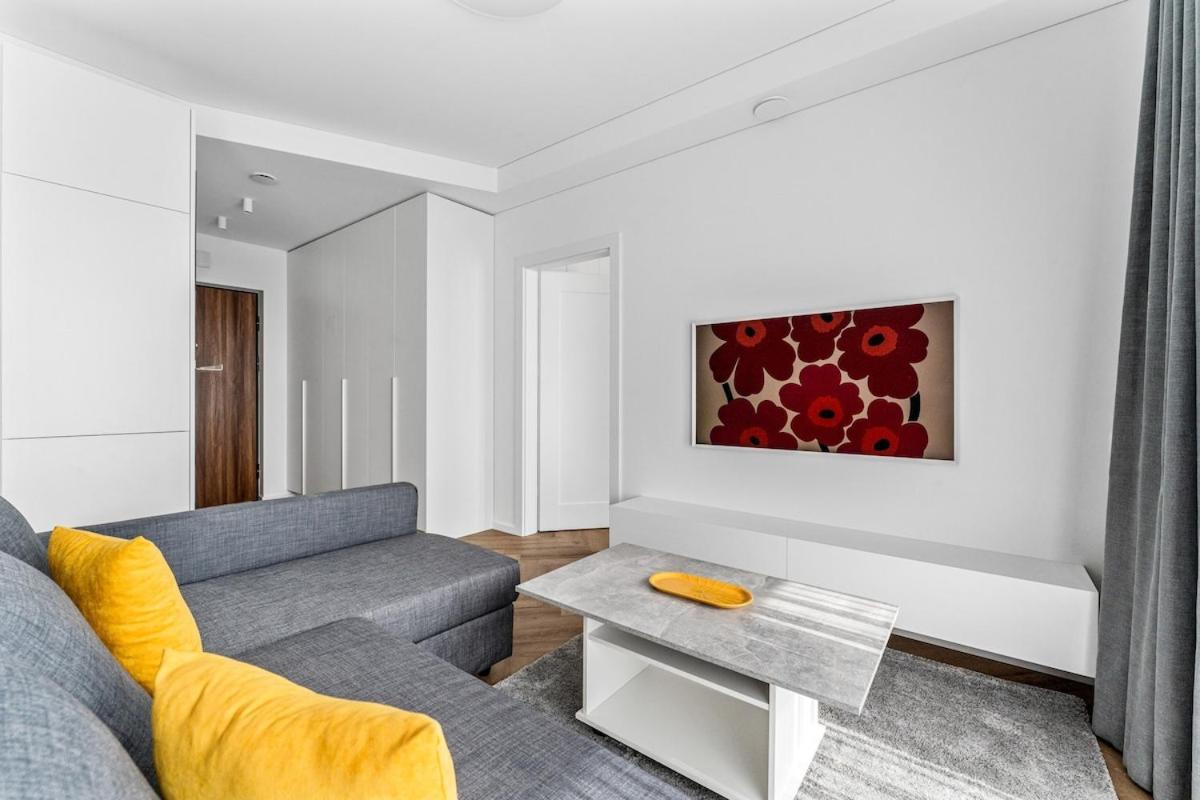 Butas Modern 50m2 Flat By Japanese Garden, 3rd Floor Vilnius