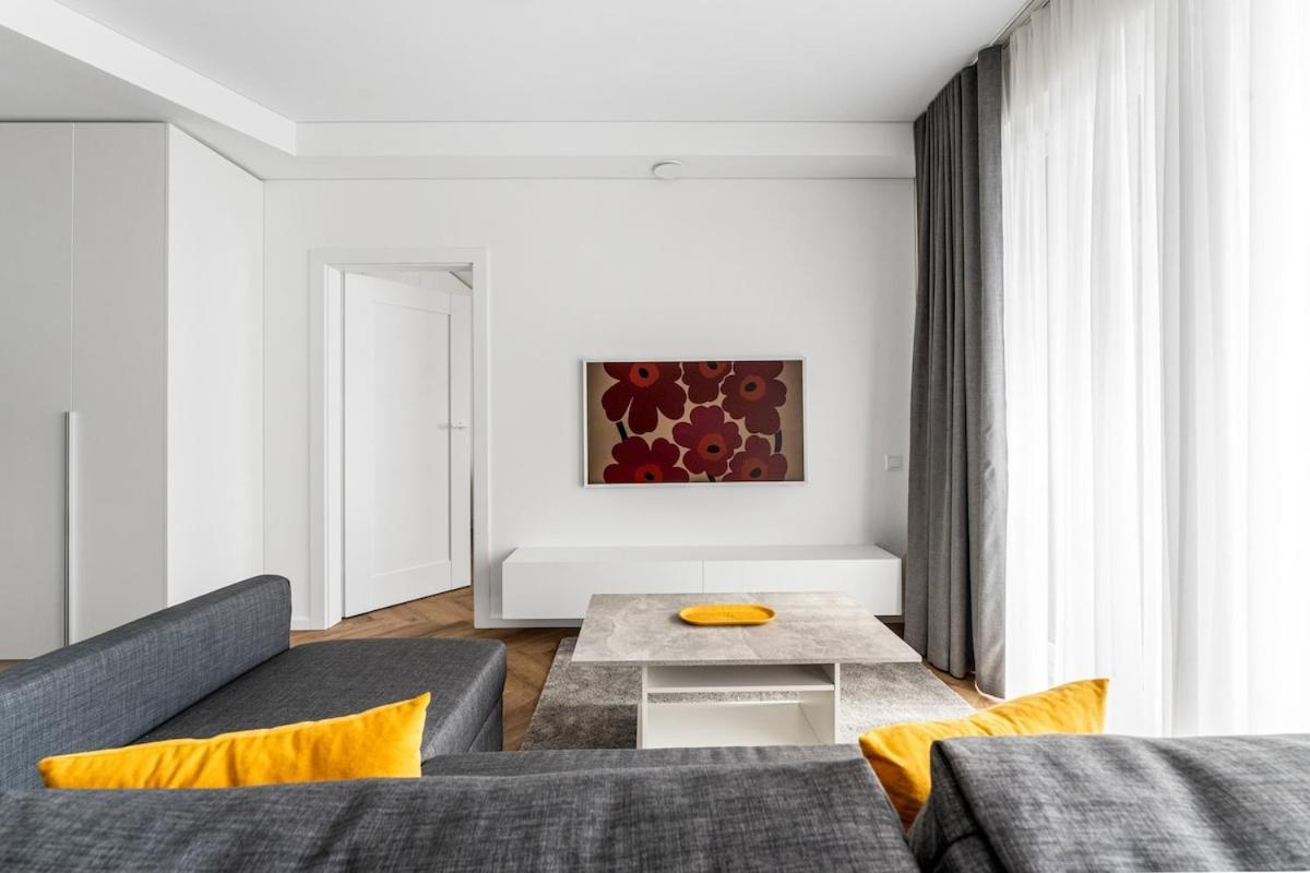Modern 50m2 Flat By Japanese Garden, 3rd Floor