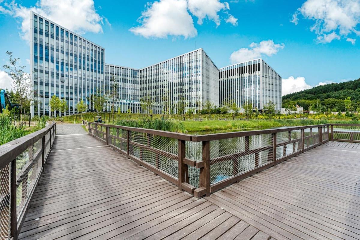 Butas Modern 50m2 Flat By Japanese Garden, 3rd Floor Vilnius
